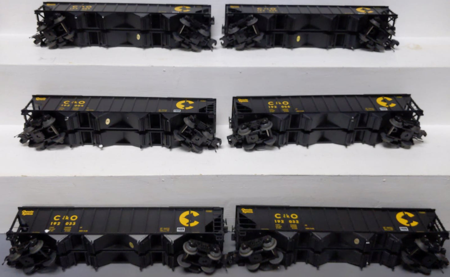 MTH 20-92060 O Chessie 4-Bay Hopper (6)