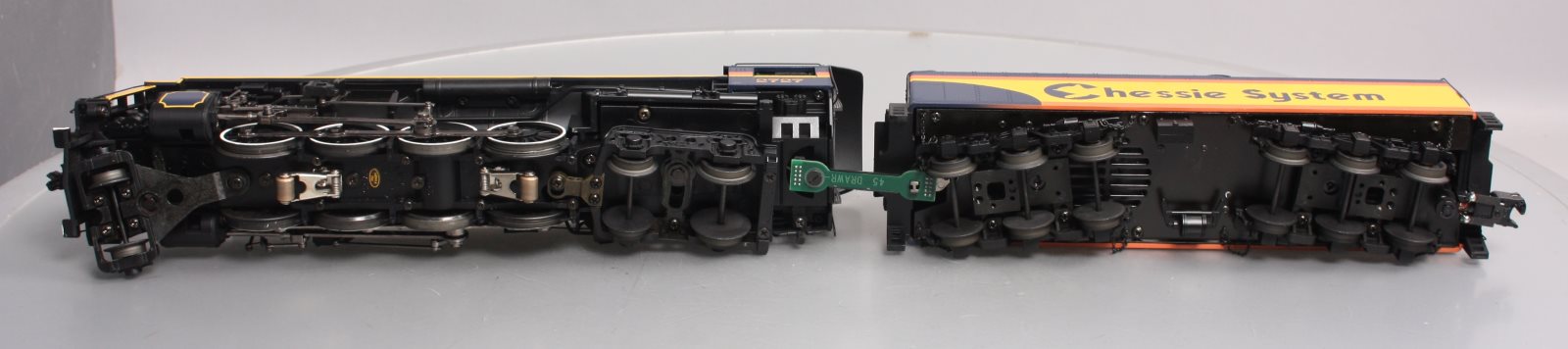 MTH 20-3289-1 Chessie 2-8-4 Berkshire Steam Locomotive Hi-Rail w/PS2 #2727