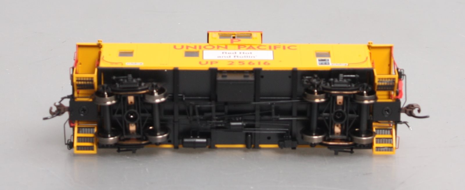 Athearn G78555 HO Union Pacific CA-9 ICC Caboose with Lights #25616