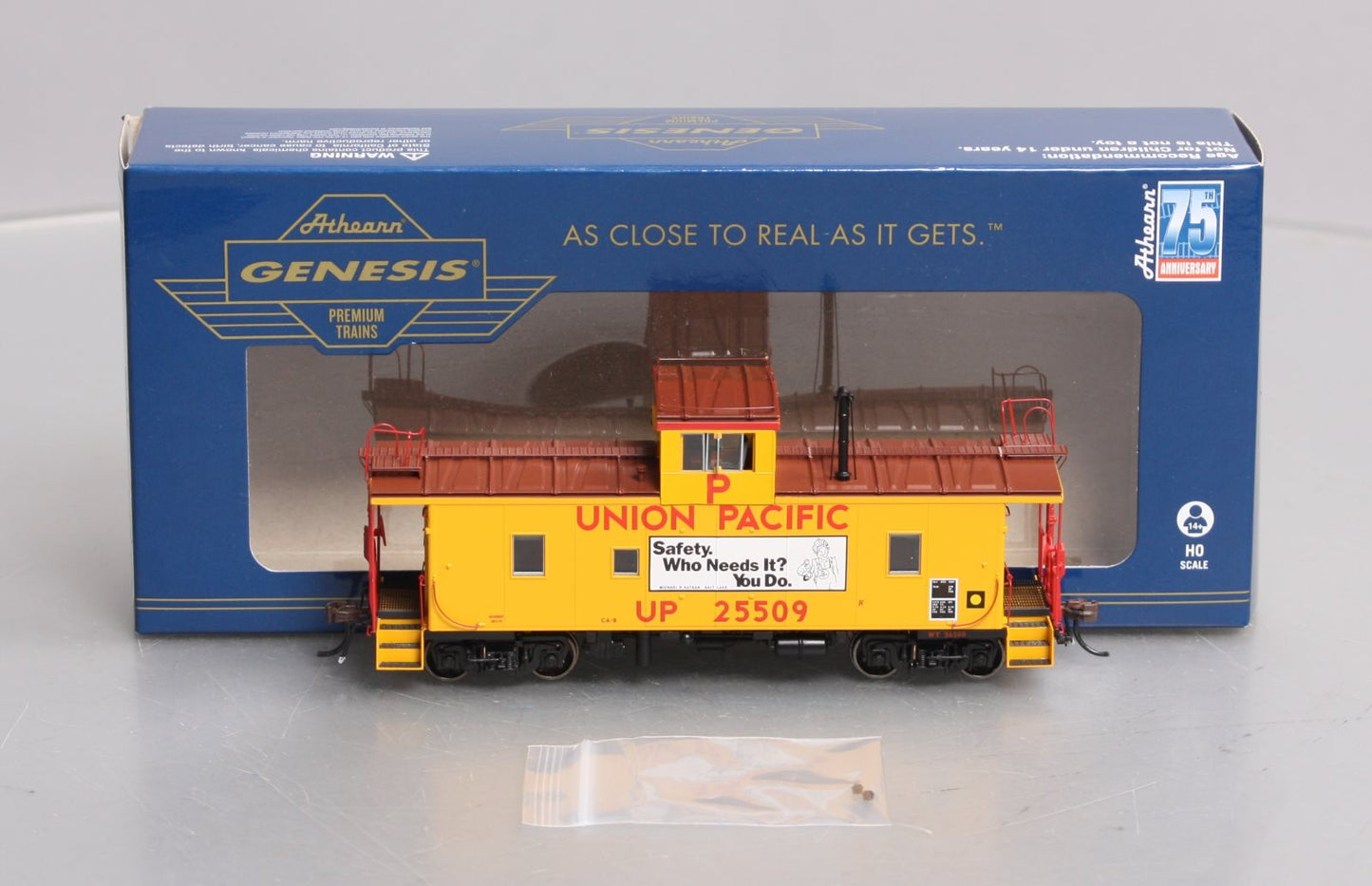 Athearn G78557 HO Union Pacific CA-8 Late Caboose with Lights #25509
