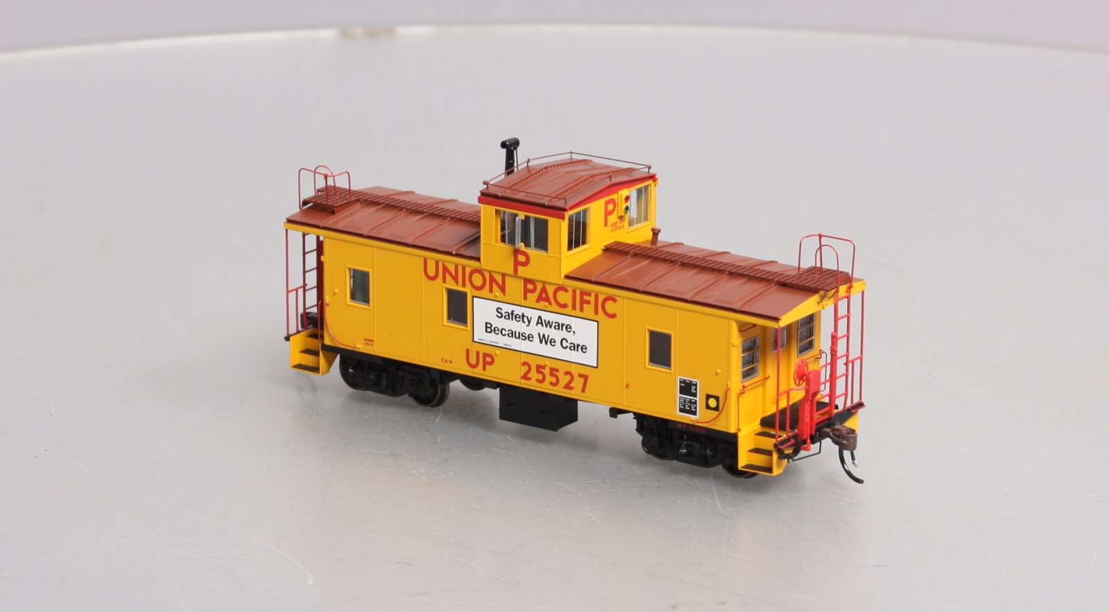 Athearn G78559 HO Union Pacific CA-8 Late Caboose with Lights #25527