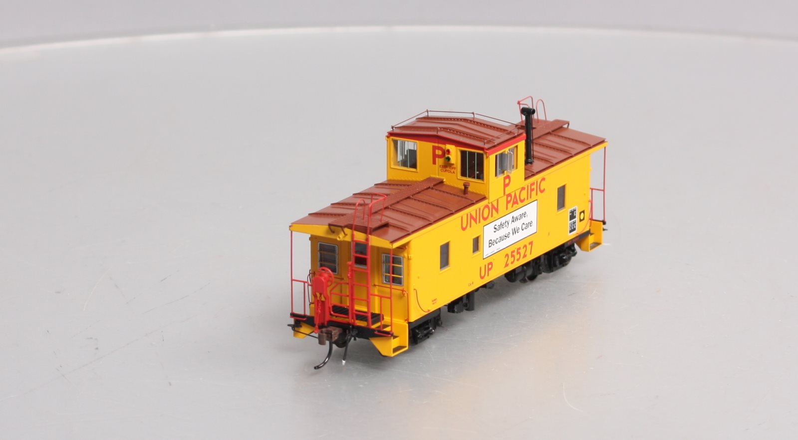 Athearn G78559 HO Union Pacific CA-8 Late Caboose with Lights #25527