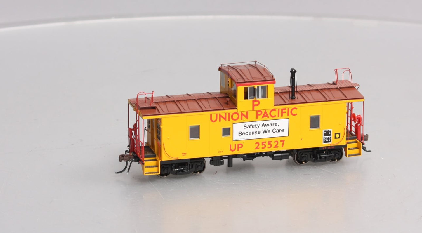 Athearn G78559 HO Union Pacific CA-8 Late Caboose with Lights #25527