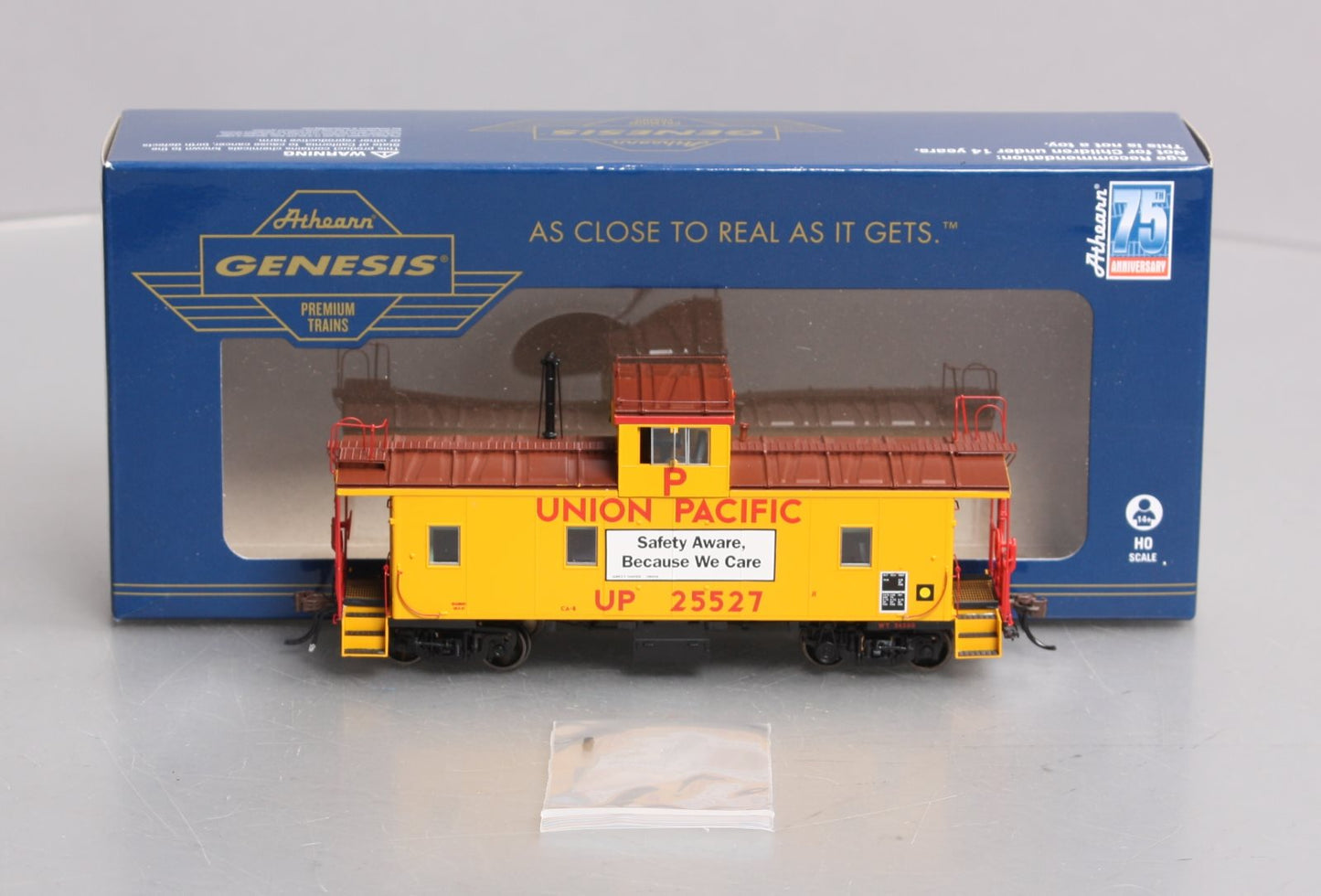 Athearn G78559 HO Union Pacific CA-8 Late Caboose with Lights #25527