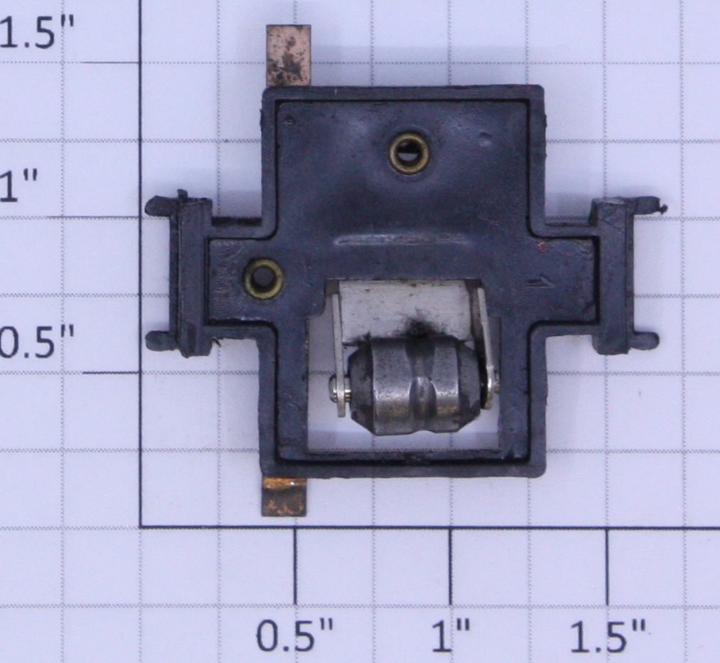 Lionel 9050-150 O Gauge Lamp Socket Collector Pickup Roller Assembly