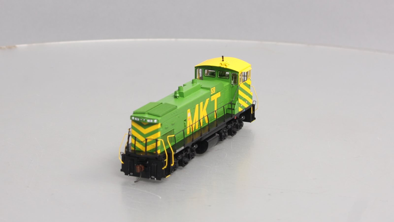 Athearn G66084 HO Missouri Kansas Texas MP15-AC Diesel Locomotive #59