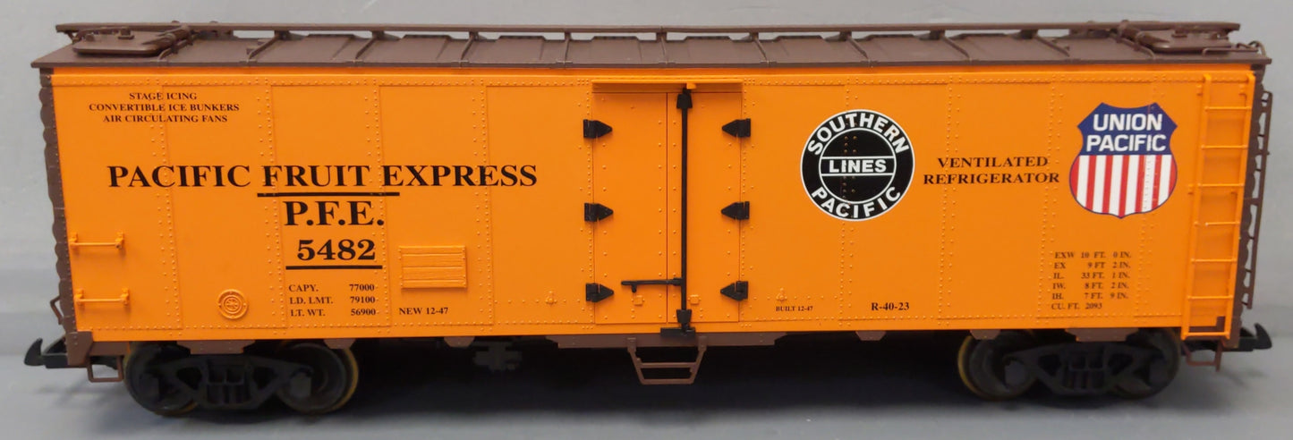 USA Trains 16506 SP/UP - Pacific Fruit Express 40' Reefer Car #2 - Metal Wheels