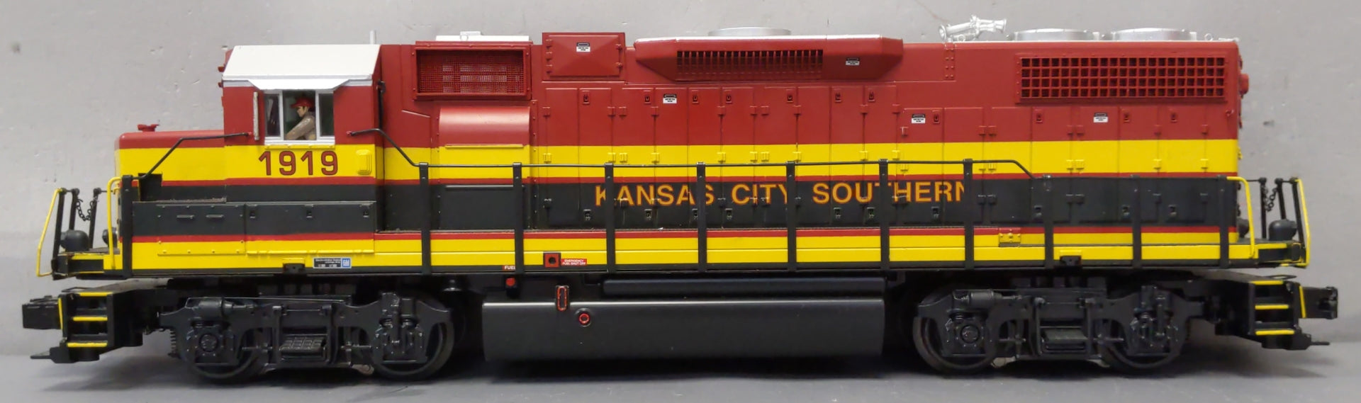MTH 20-20487-1 O Gauge Kansas City Southern GP38-2 Diesel Engine #1919 with PS3