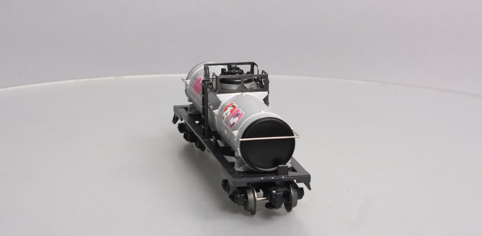 Lionel 6-26116 O Gauge WB Pepe La Pew Single Dome Tank Car