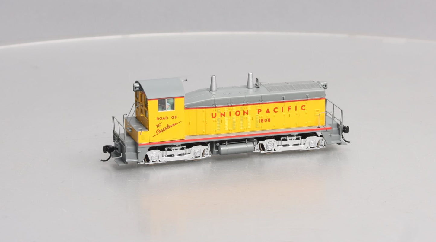 Walthers 910-10662 HO Union Pacific EMD SW7 Diesel Locomotive Standard DC #1808
