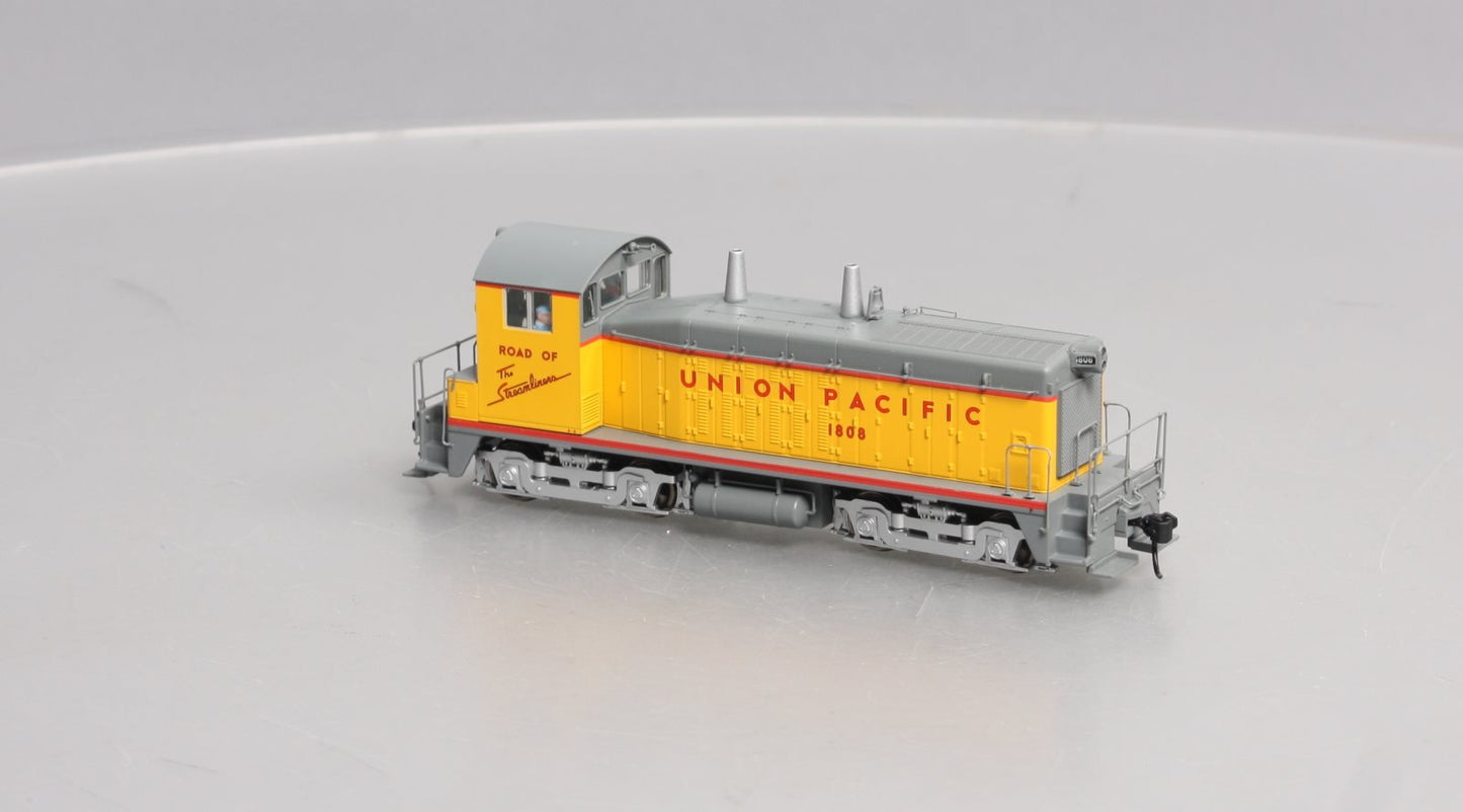 Walthers 910-10662 HO Union Pacific EMD SW7 Diesel Locomotive Standard DC #1808