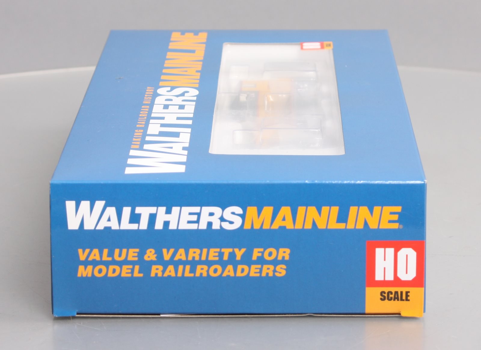 Walthers 910-10662 HO Union Pacific EMD SW7 Diesel Locomotive Standard DC #1808