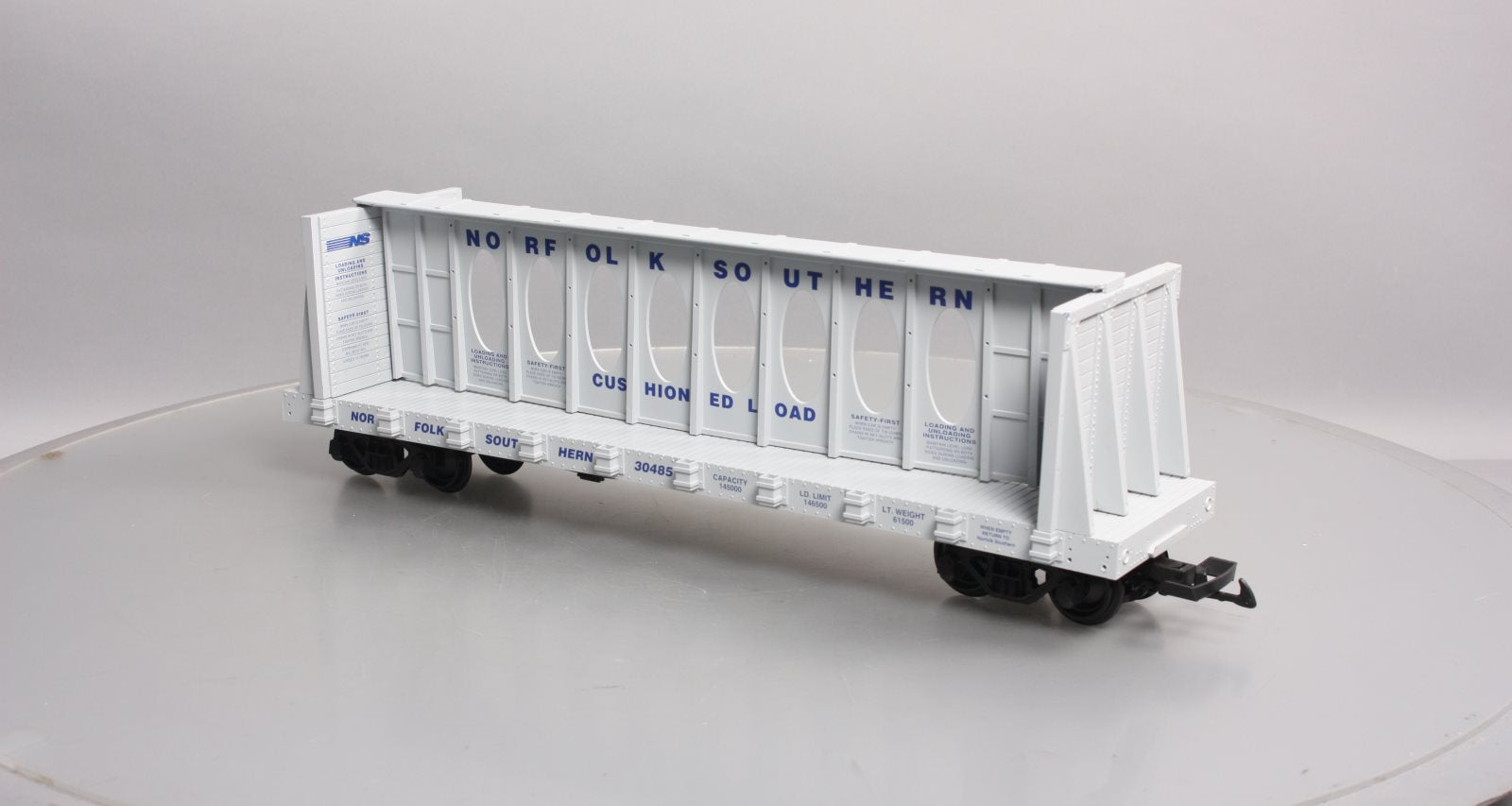 USA Trains R17413A G Norfolk Southern Center Beam Flat Car (Gray) #30485