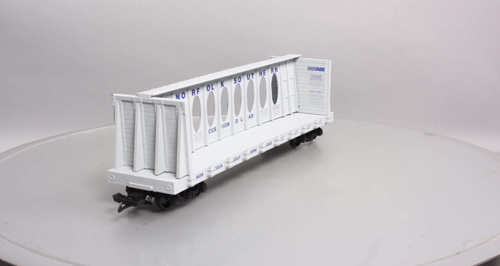 USA Trains R17413A G Norfolk Southern Center Beam Flat Car (Gray) #30485