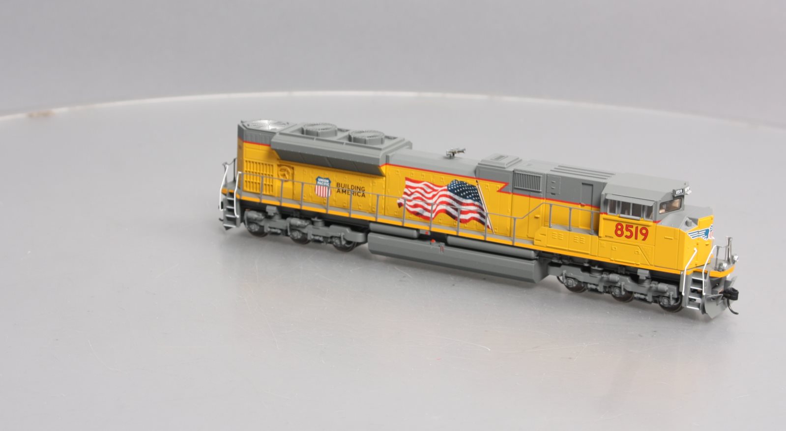Walthers 910-9853 Union Pacific SD70ACe Diesel Locomotive #8519