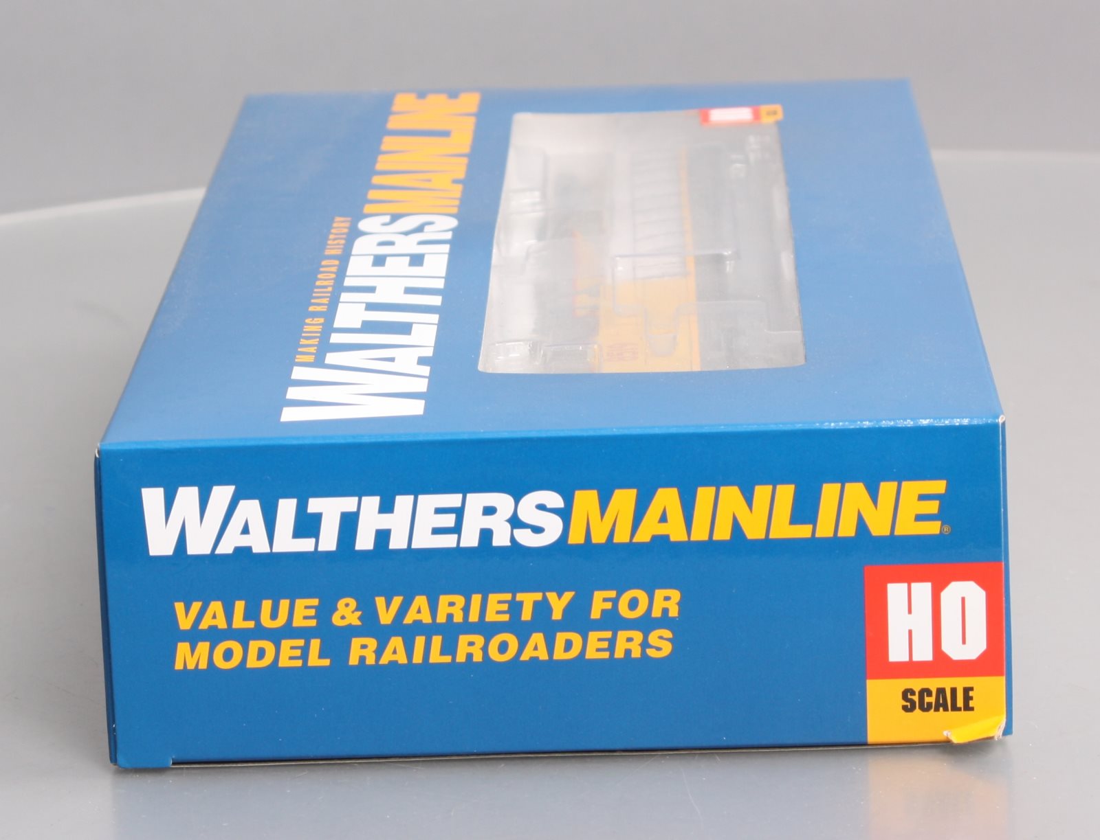 Walthers 910-9853 Union Pacific SD70ACe Diesel Locomotive #8519