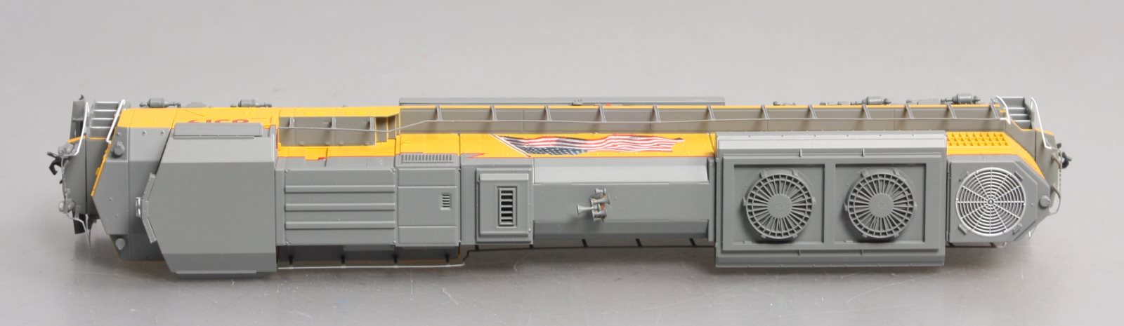 Walthers 910-9853 Union Pacific SD70ACe Diesel Locomotive #8519