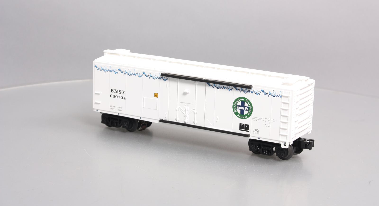 Lionel 6-52351 O Gauge BNSF Icicle Refrigerator Car #080704 MT/Box