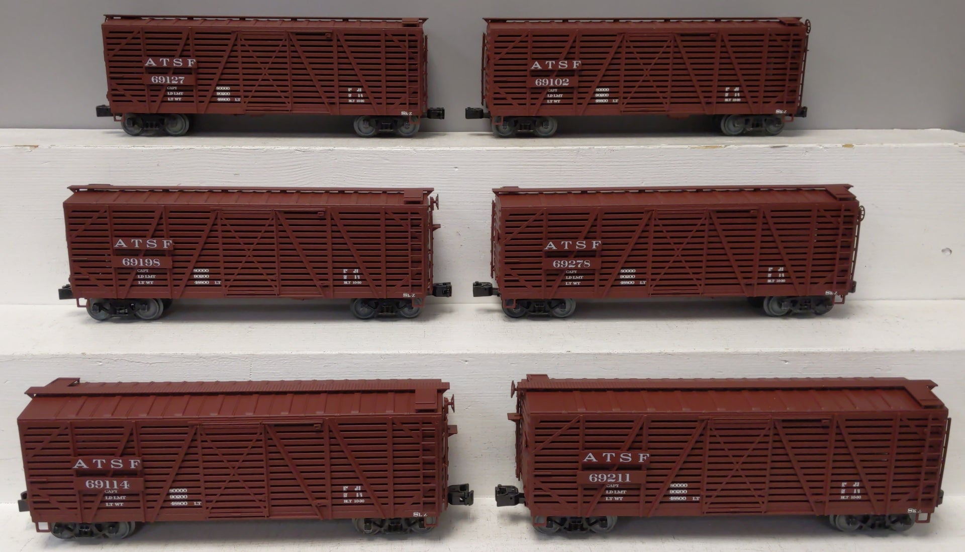 Lionel 3-17250 O Santa Fe Lionscale Stock Car (Pack of 6)