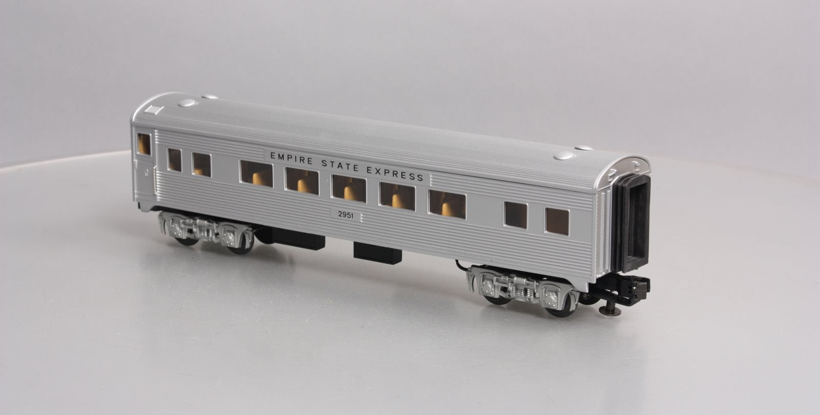 MTH 30-6119 O Gauge NYC Empire State Express Streamlined Passenger Car #2951 LN/Box