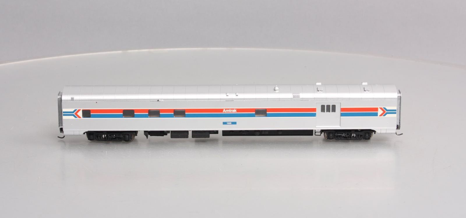 Walthers 932-9069 HO Scale Amtrak Phase 1 Food Service Combination Car #1555