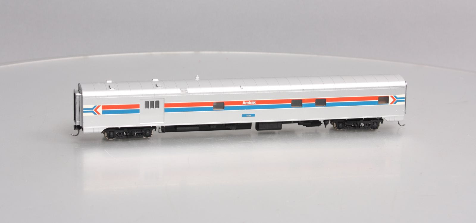 Walthers 932-9069 HO Scale Amtrak Phase 1 Food Service Combination Car #1555
