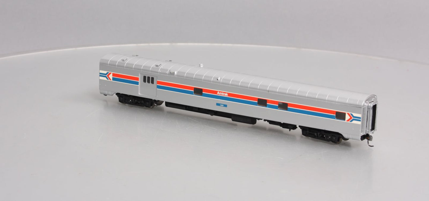 Walthers 932-9069 HO Scale Amtrak Phase 1 Food Service Combination Car #1555