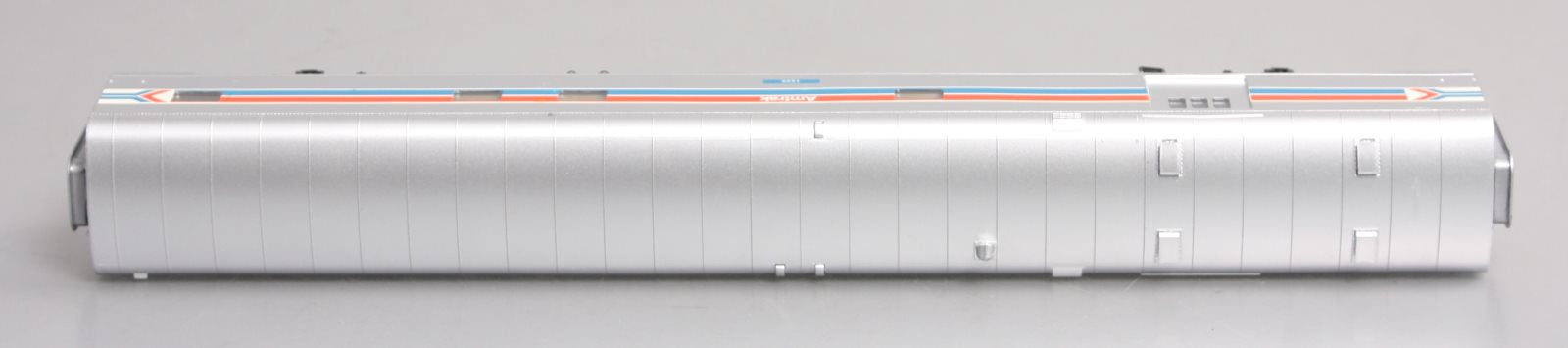 Walthers 932-9069 HO Scale Amtrak Phase 1 Food Service Combination Car #1555