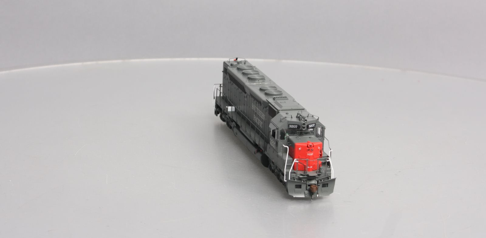 Athearn G63608 HO Southern Pacific SDP45 Diesel Locomotive #3207