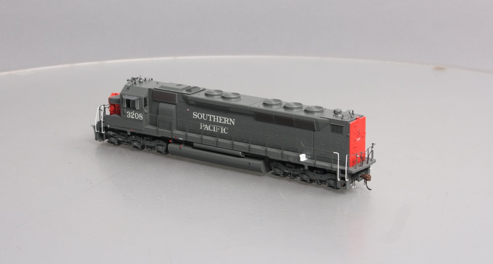 Athearn G63621 HO Southern Pacific SDP45 Diesel Locomotive #3208