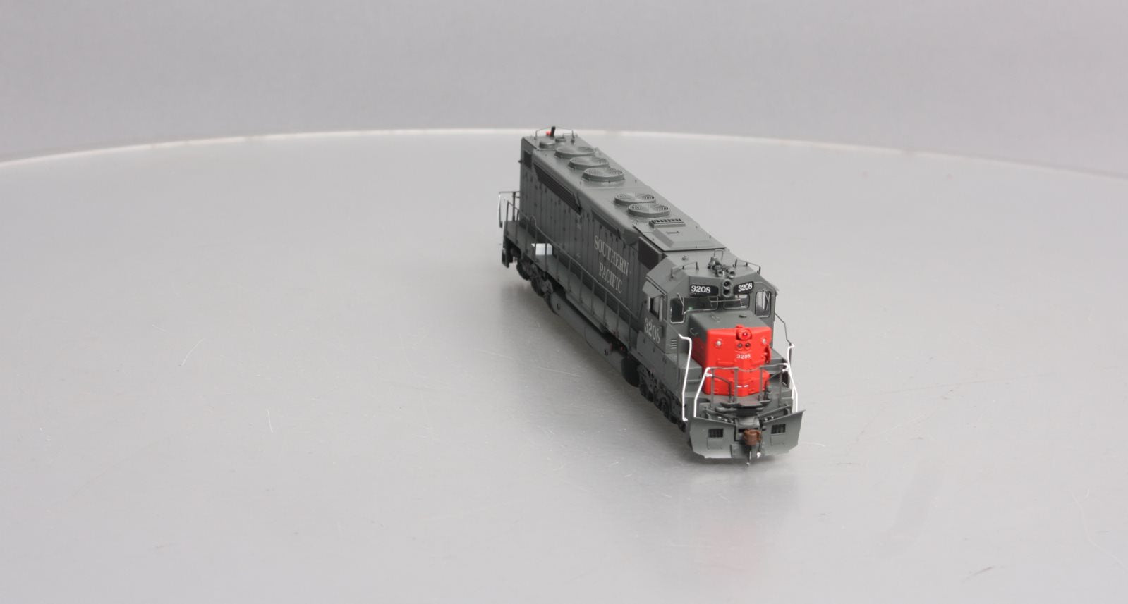 Athearn G63621 HO Southern Pacific SDP45 Diesel Locomotive #3208