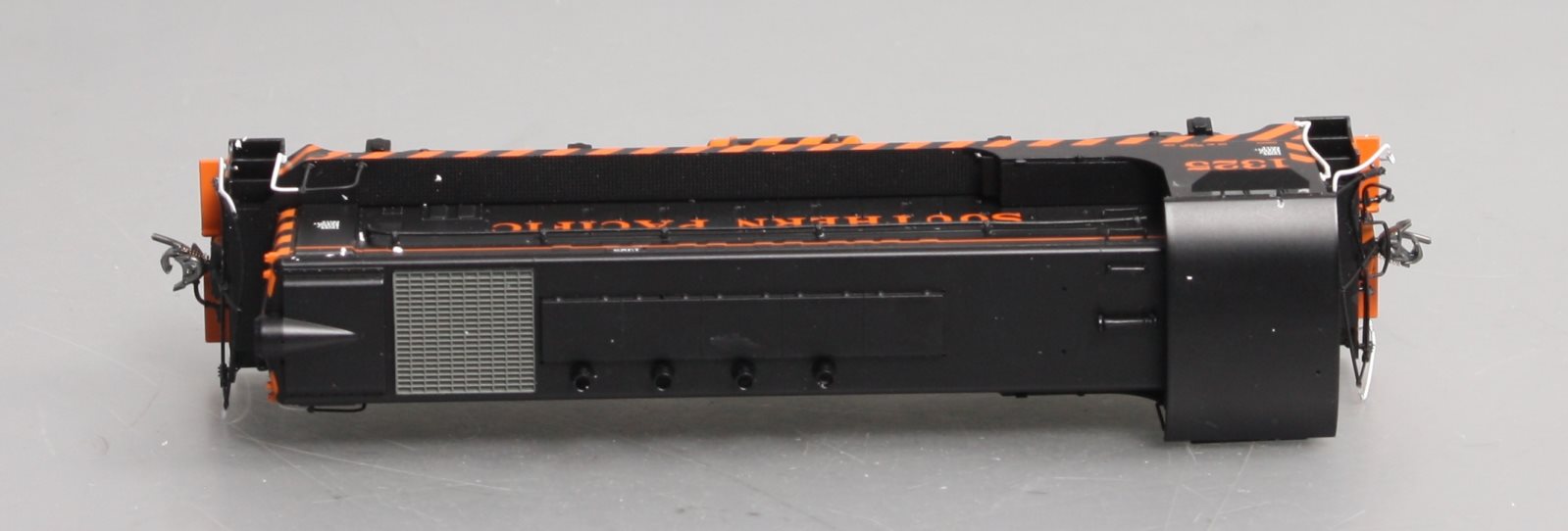 Bowser 23509 HO Southern Pacific VO-1000 Phase I Diesel Locomotive #1325