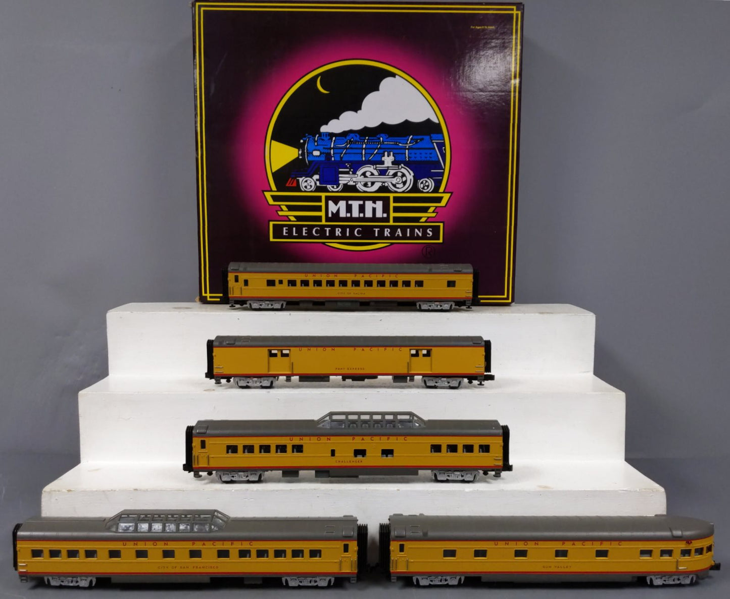 MTH 20-6538 O Gauge Union Pacific 70' Streamlined Passenger Car Set (Set of 5) LN/Box
