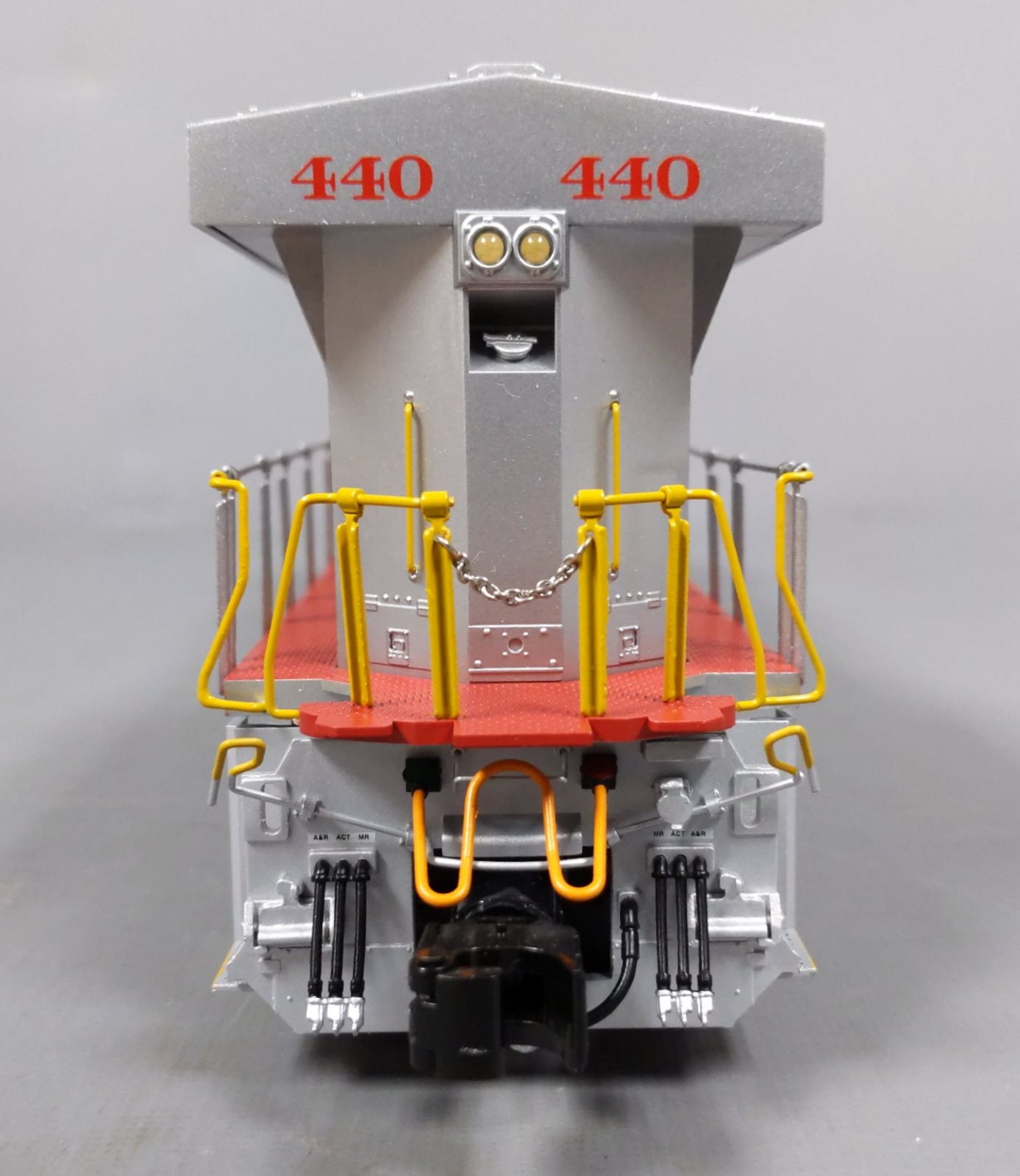 Lionel 6-82215 O Santa Fe 'Warbonnet' LEGACY Scale ES44AC Diesel Locomotive #440