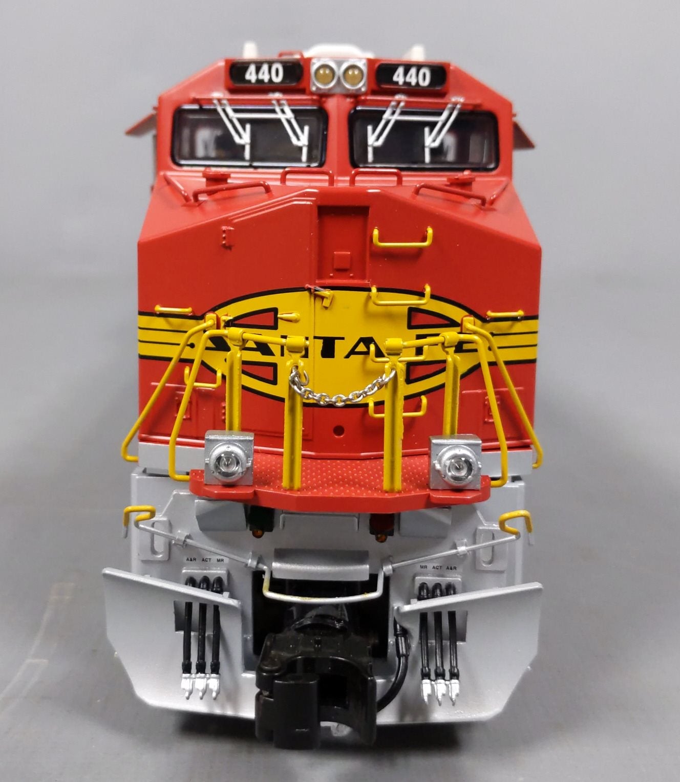 Lionel 6-82215 O Santa Fe 'Warbonnet' LEGACY Scale ES44AC Diesel Locomotive #440