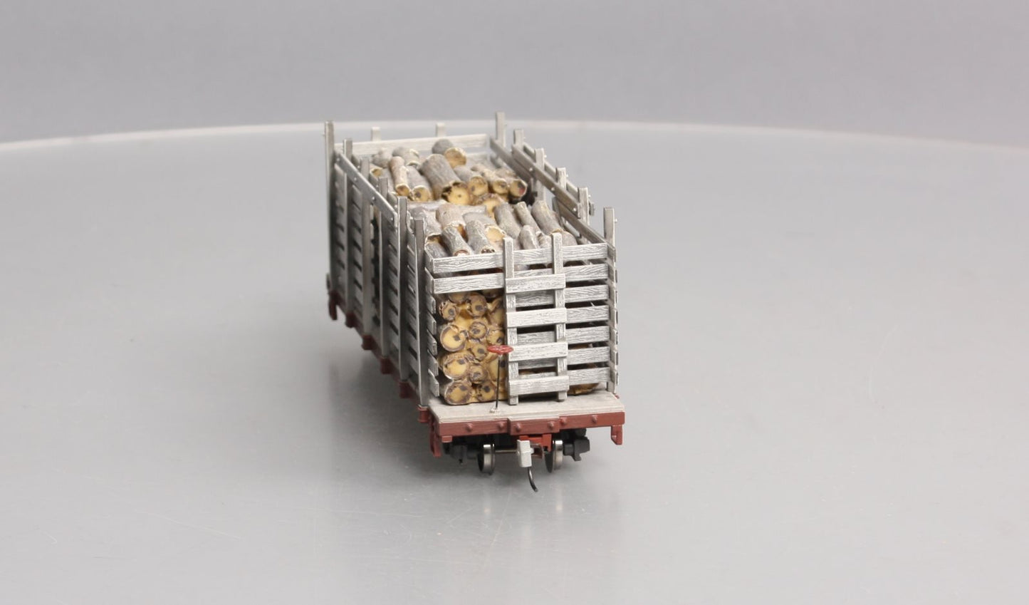 Bachmann 26899 On30 Painted & Unlettered Pulpwood Car w/ Cast Resin Load