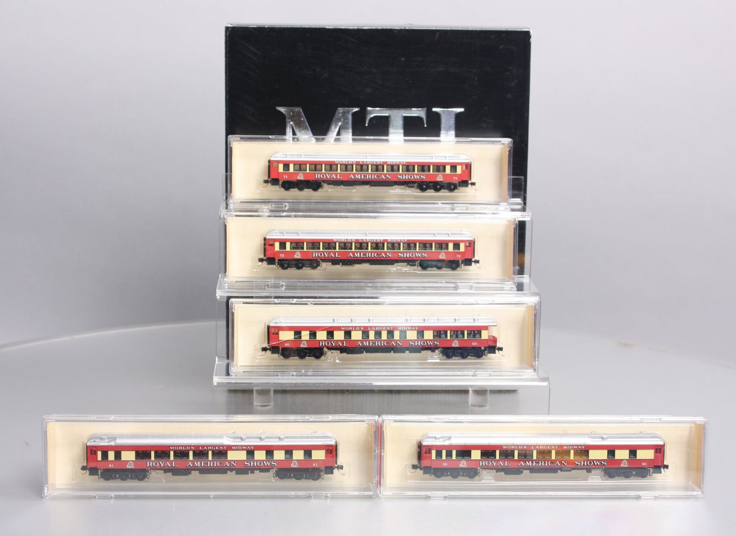 Micro-Trains 99301300 N Royal American Shows Heavyweight Passenger (Set of 5)