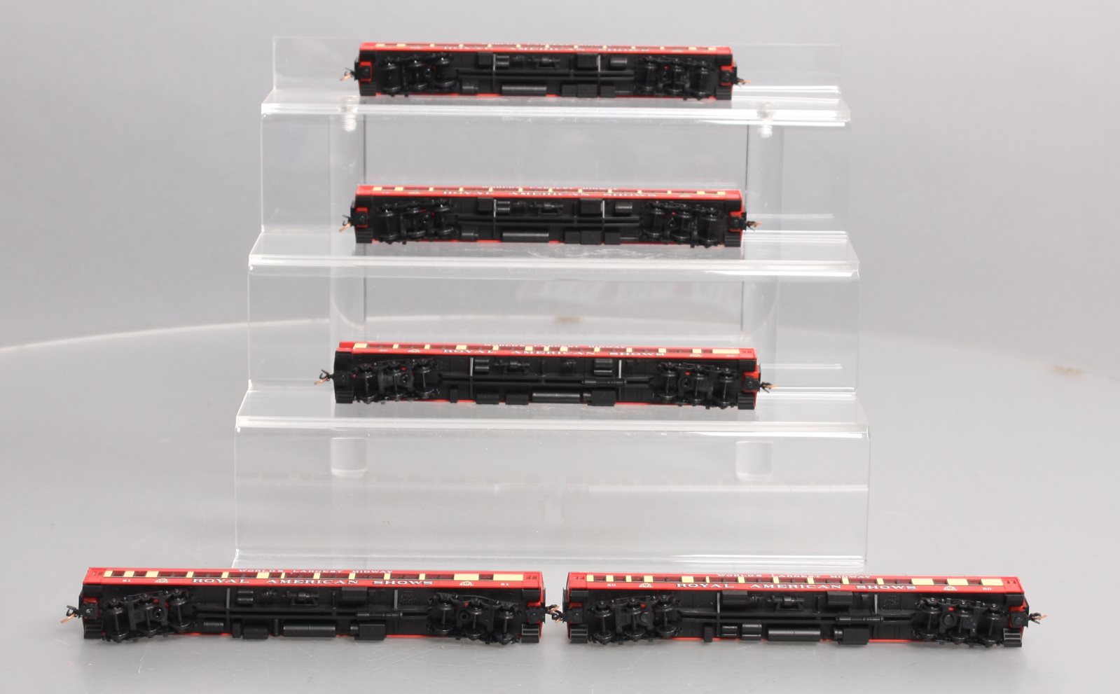 Micro-Trains 99301300 N Royal American Shows Heavyweight Passenger (Set of 5)
