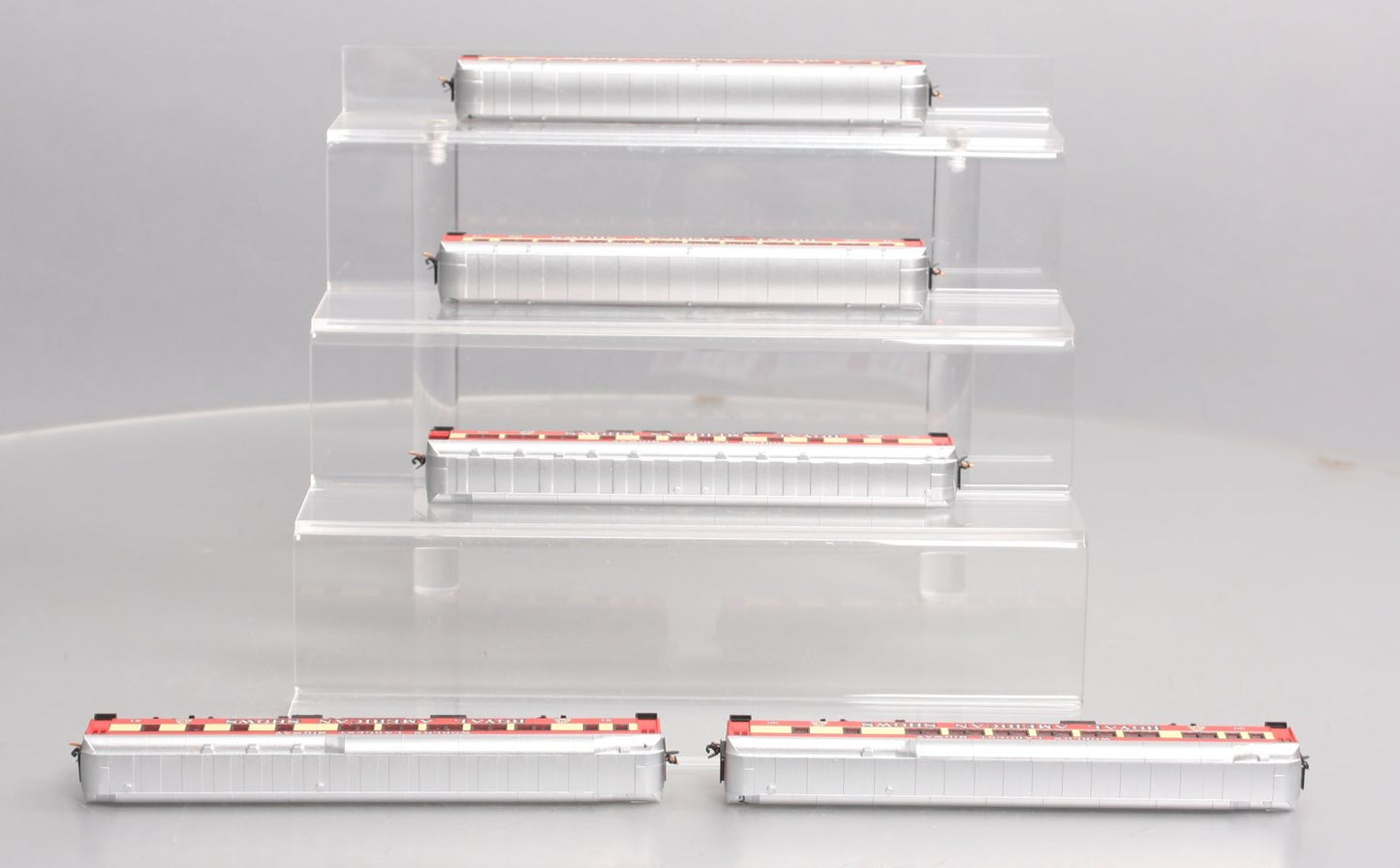 Micro-Trains 99301300 N Royal American Shows Heavyweight Passenger (Set of 5)