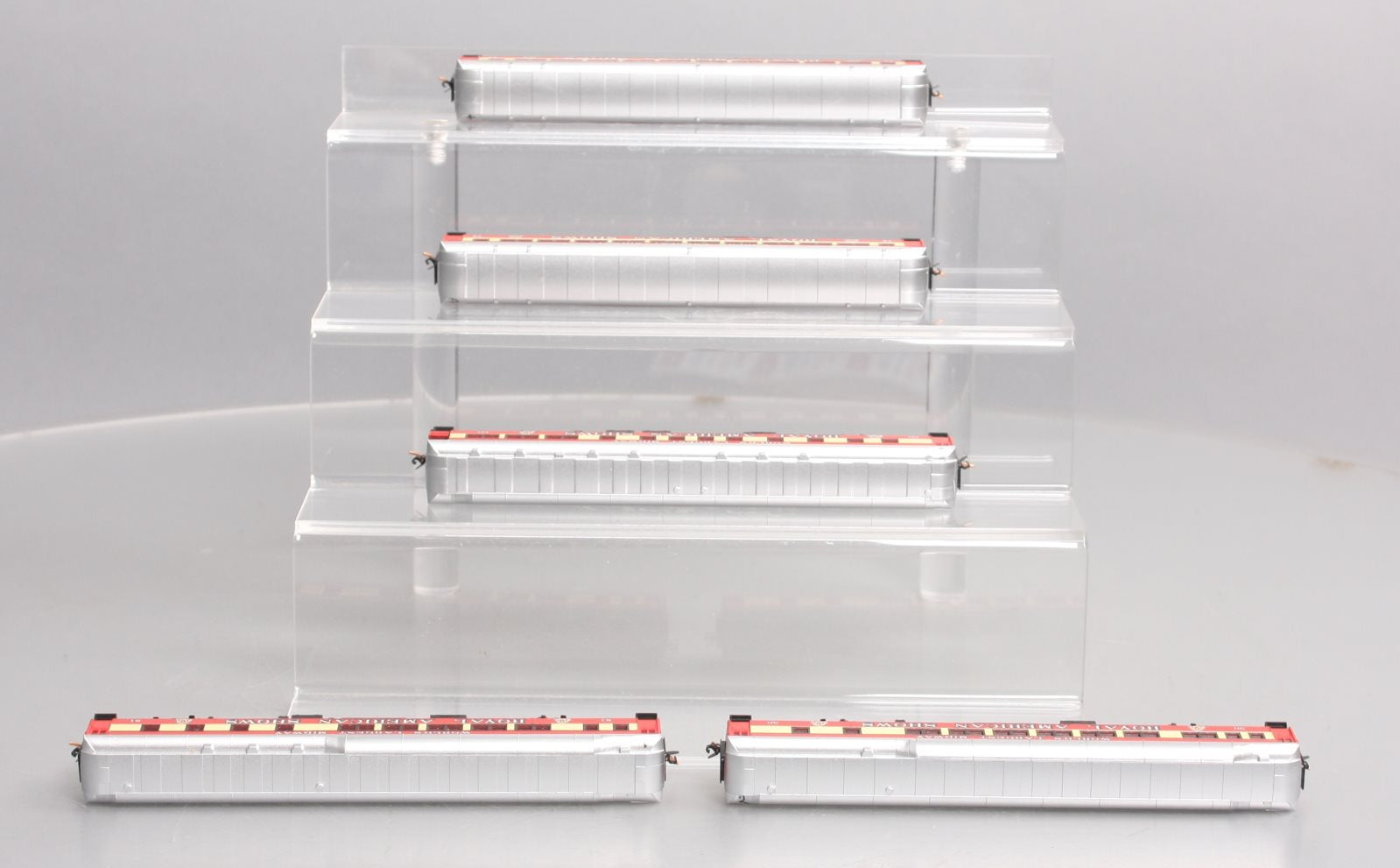 Micro-Trains 99301300 N Royal American Shows Heavyweight Passenger (Set of 5)