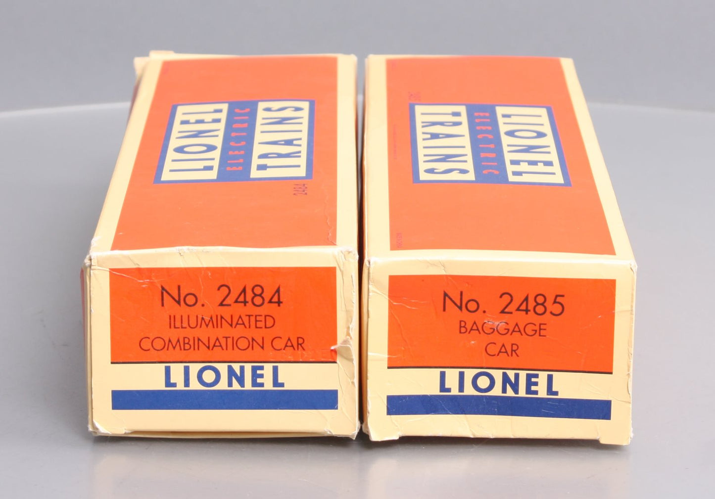 Lionel 6-27929 Union Pacific Streamlined Anniversary Passenger Car (Set of 2)