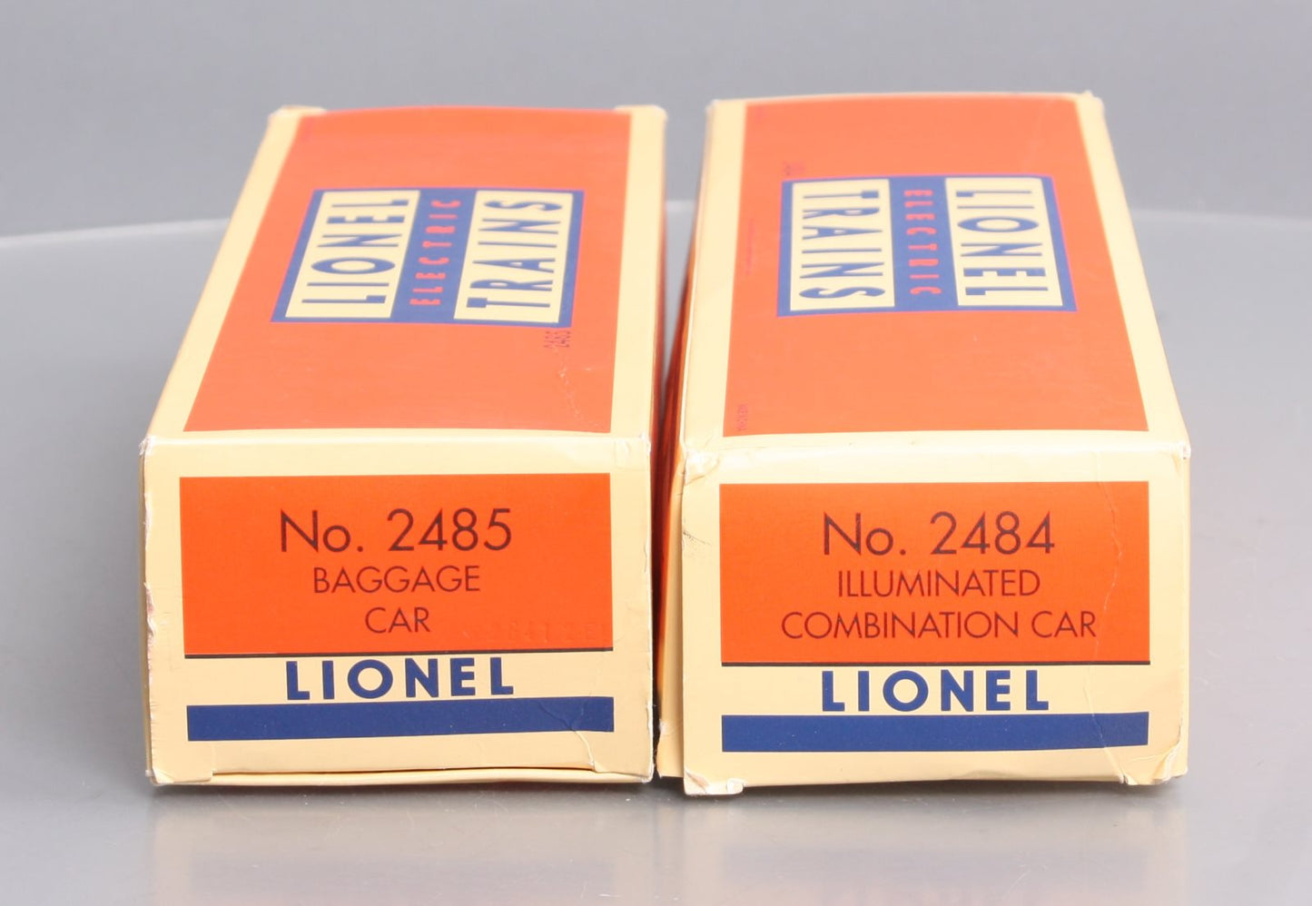 Lionel 6-27929 Union Pacific Streamlined Anniversary Passenger Car (Set of 2)