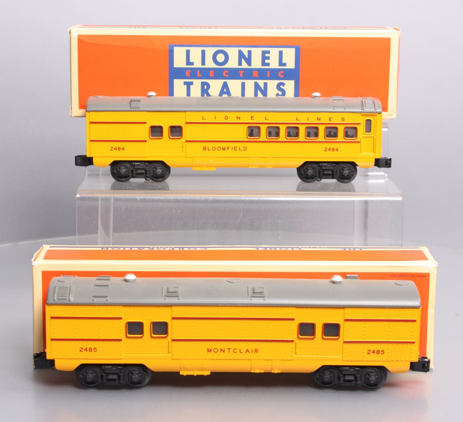 Lionel 6-27929 Union Pacific Streamlined Anniversary Passenger Car (Set of 2)