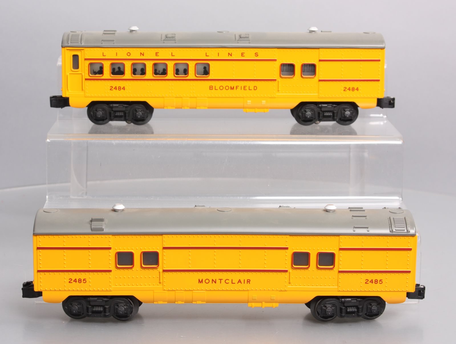 Lionel 6-27929 Union Pacific Streamlined Anniversary Passenger Car (Set of 2)