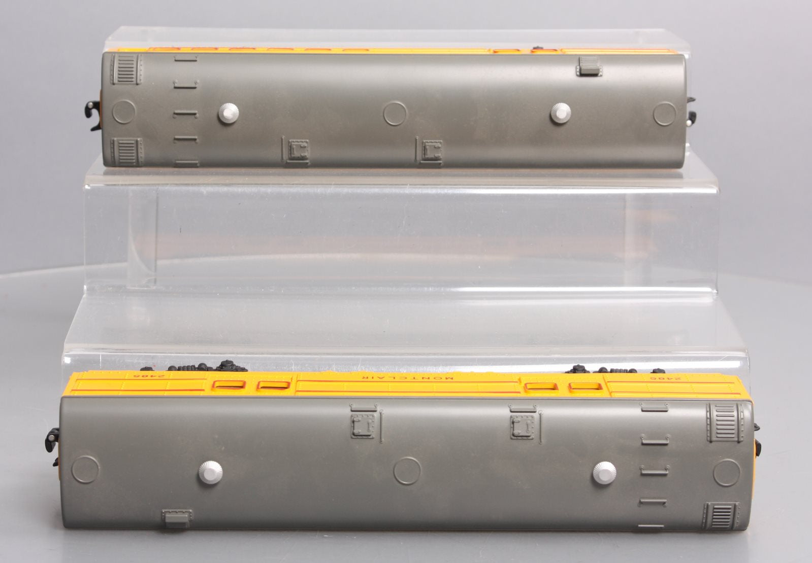 Lionel 6-27929 Union Pacific Streamlined Anniversary Passenger Car (Set of 2)