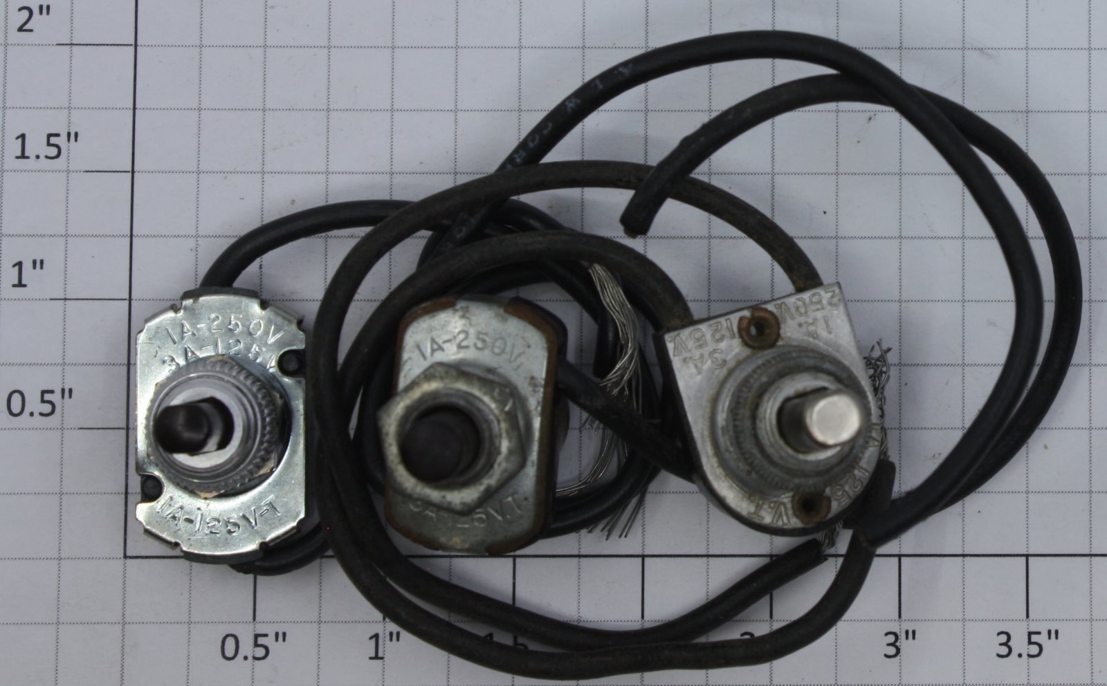 Acme 0827-08 Vintage Hard Click Push Button Switches with Leads (Pack of 3)
