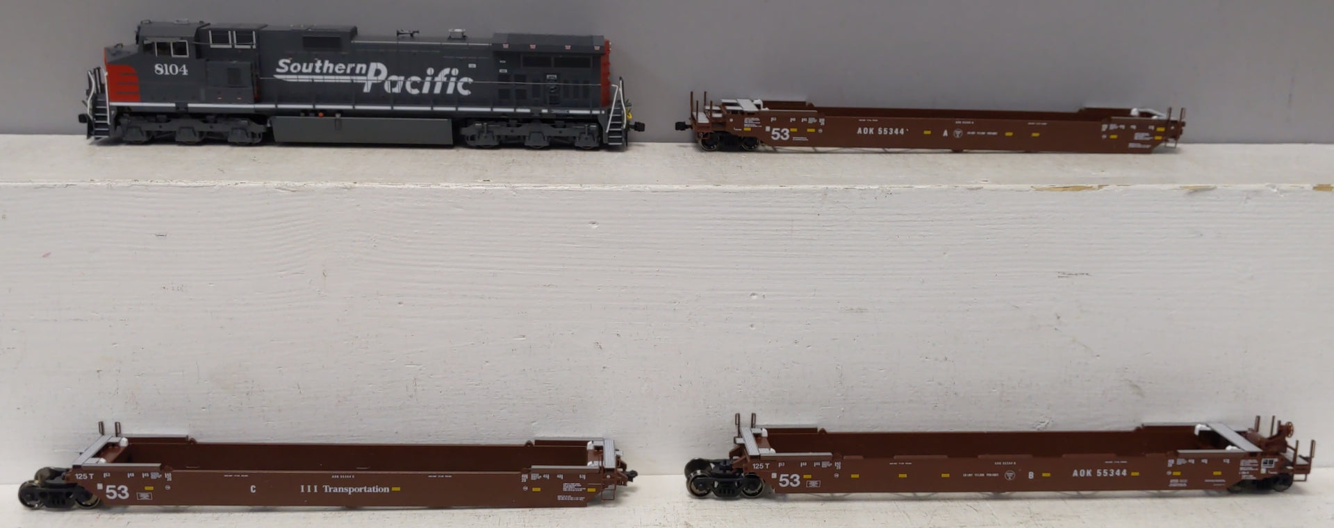 Kato 30-2009 HO Southern Pacific GE C44-9W Diesel Starter Train Set