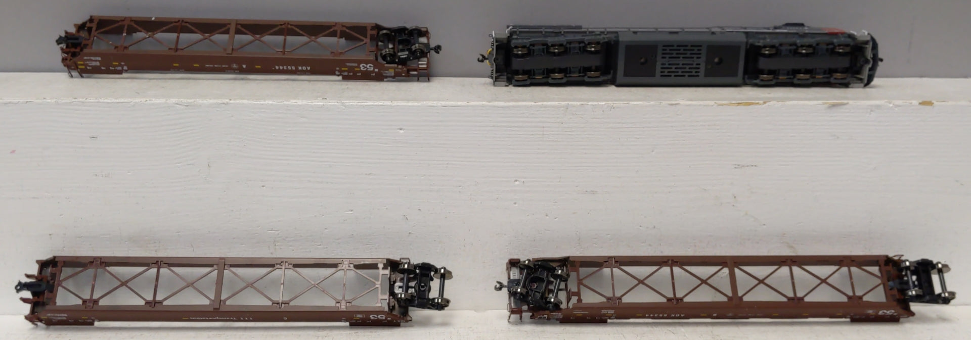 Kato 30-2009 HO Southern Pacific GE C44-9W Diesel Starter Train Set