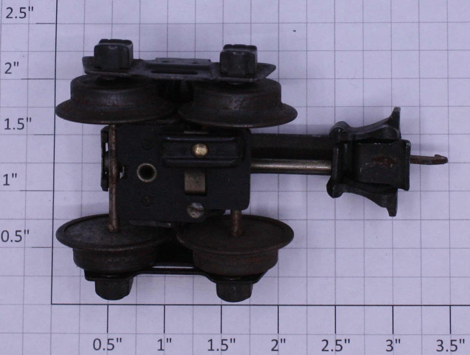 Lionel 2614-3 Prewar 4-Wheel Truck with Automatic Coupler