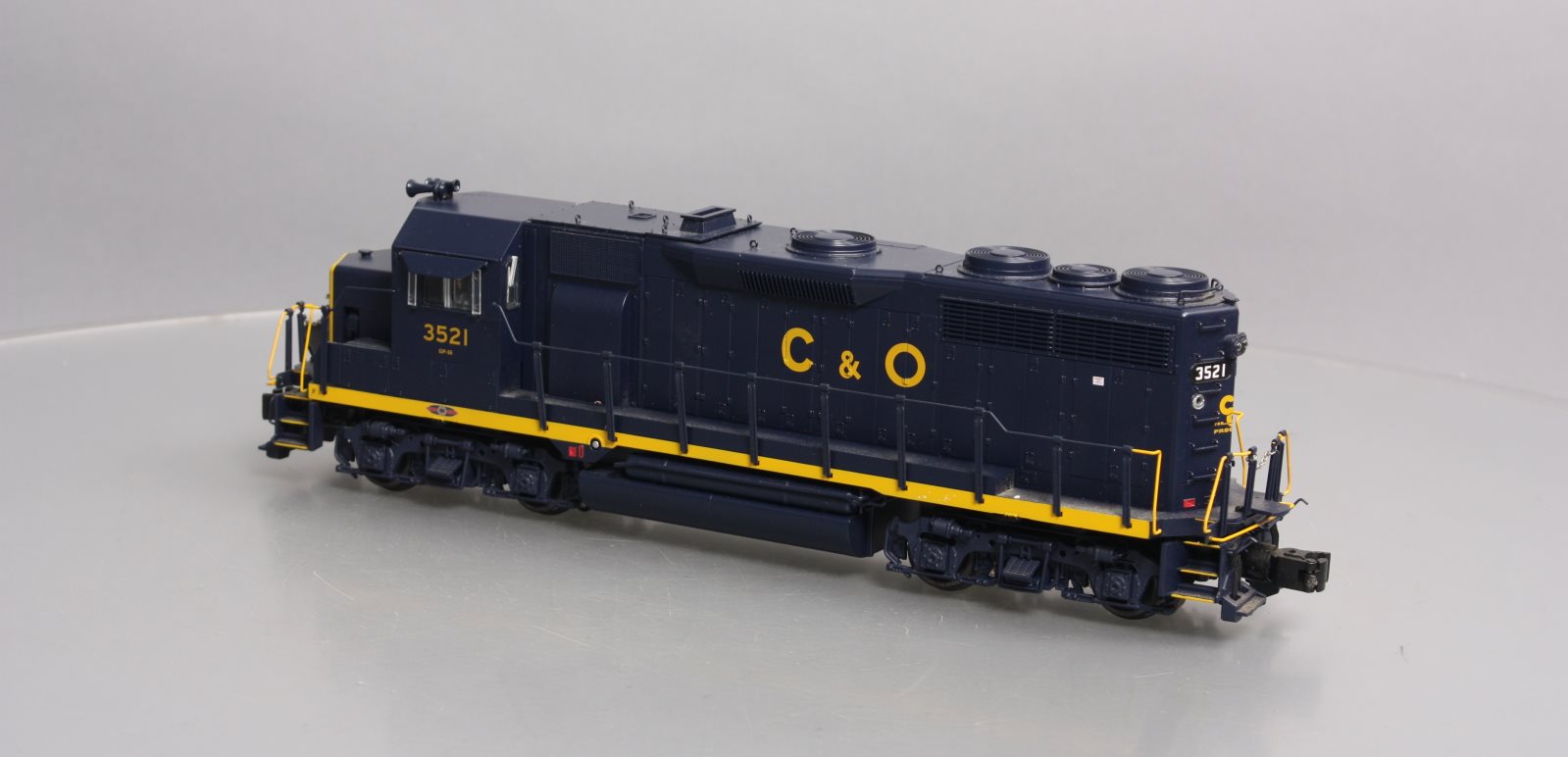 Lionel 6-38985 O Chesapeake & Ohio Legacy GP35 Diesel Locomotive #3521